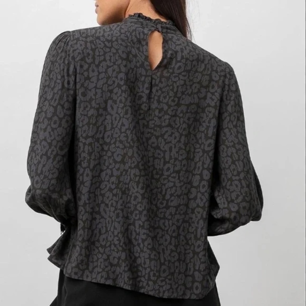 Rails Ariana Top | Charcoal Batik Cheetah | Ruffl… - image 2